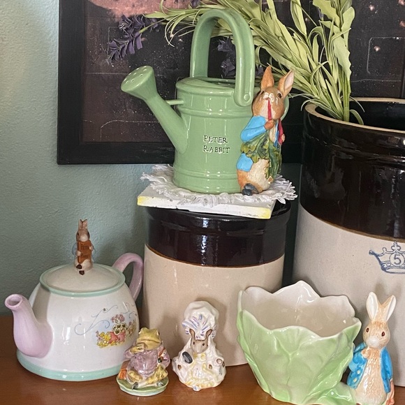 Just in time for Easter! Vintage Telefloral Beatrix Potter Peter Rabbit Teapot - Picture 7 of 7
